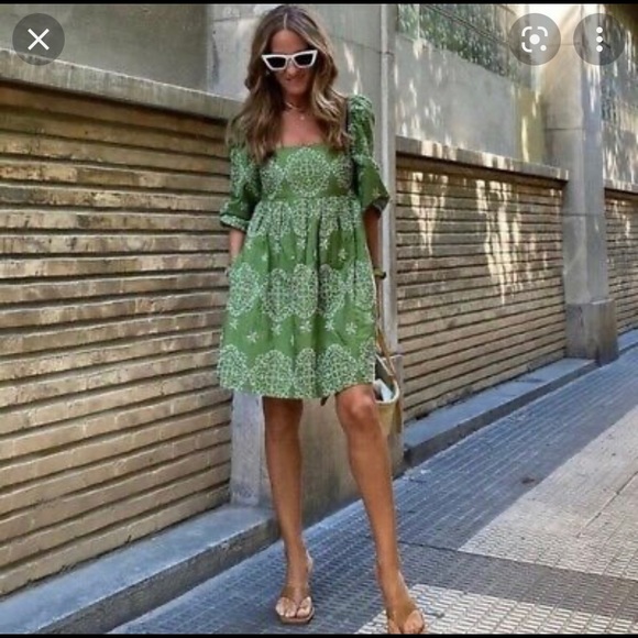 Green embroidered dress - Picture 2 of 7